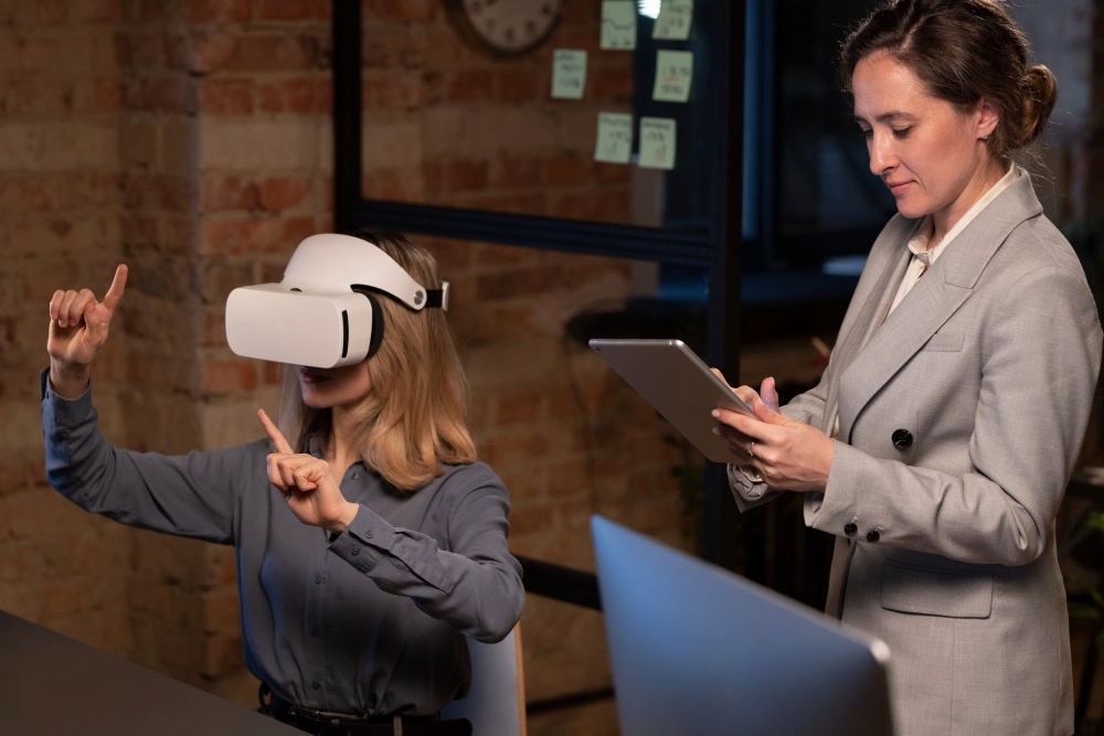 How Virtual And Augmented Reality Are Transforming It Support