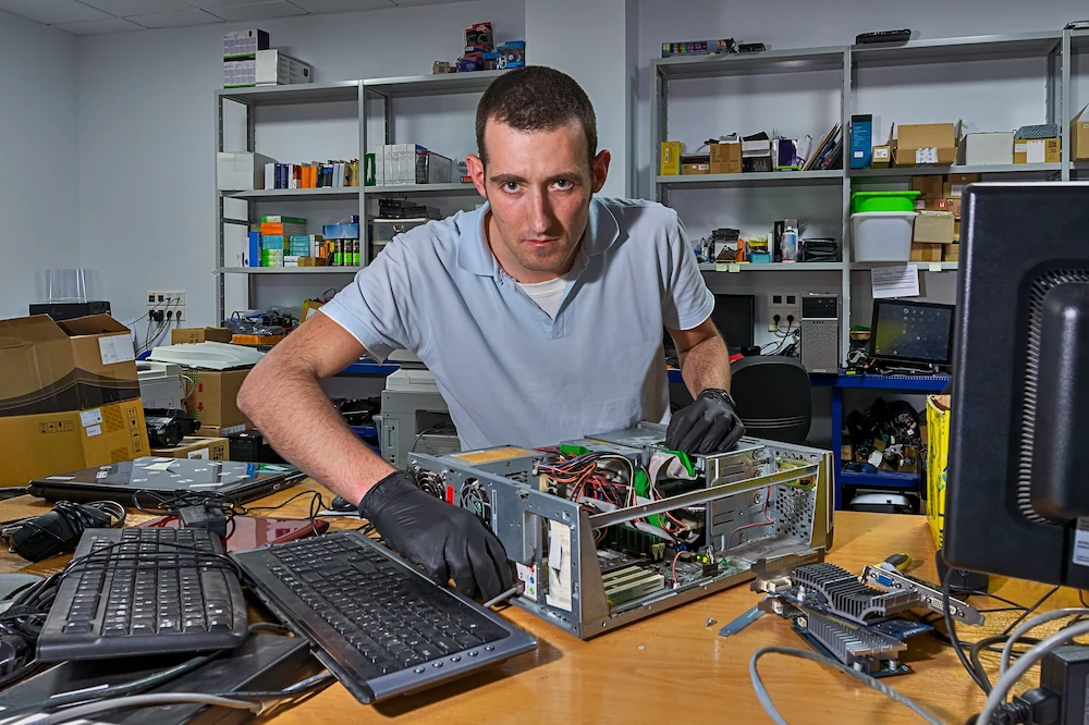 Top 5 Reasons To Invest In Professional Computer Repairs